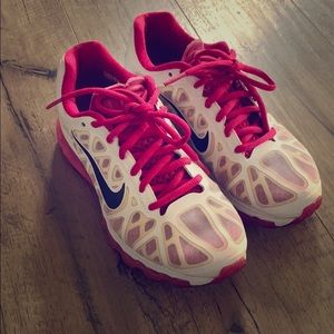 2011 Nike Air Max-Hot Pink & White